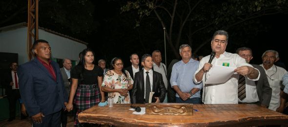 Prefeitura de Cuiab | Prefeito Emanuel Pinheiro formaliza concesso de imvel Comunidade Teraputica Tenda de Abrao