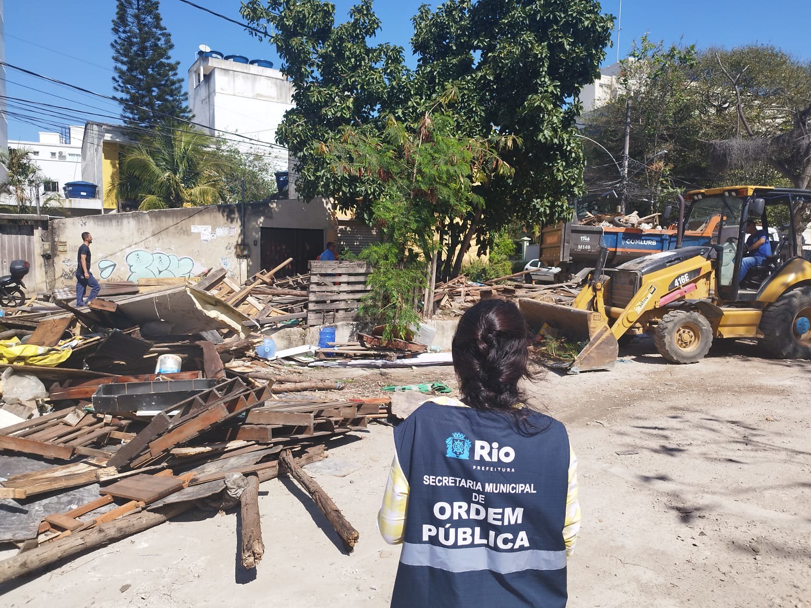 Prefeitura demole sete construções ilegais no Recreio dos Bandeirantes - Prefeitura da Cidade do Rio de Janeiro
