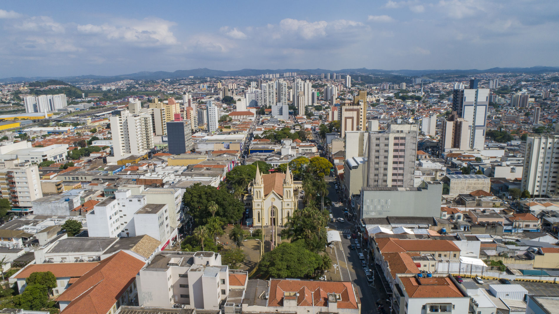 Impulsionada pelo 13º, Prefeitura injeta R$ 174 milhões na economia da cidade