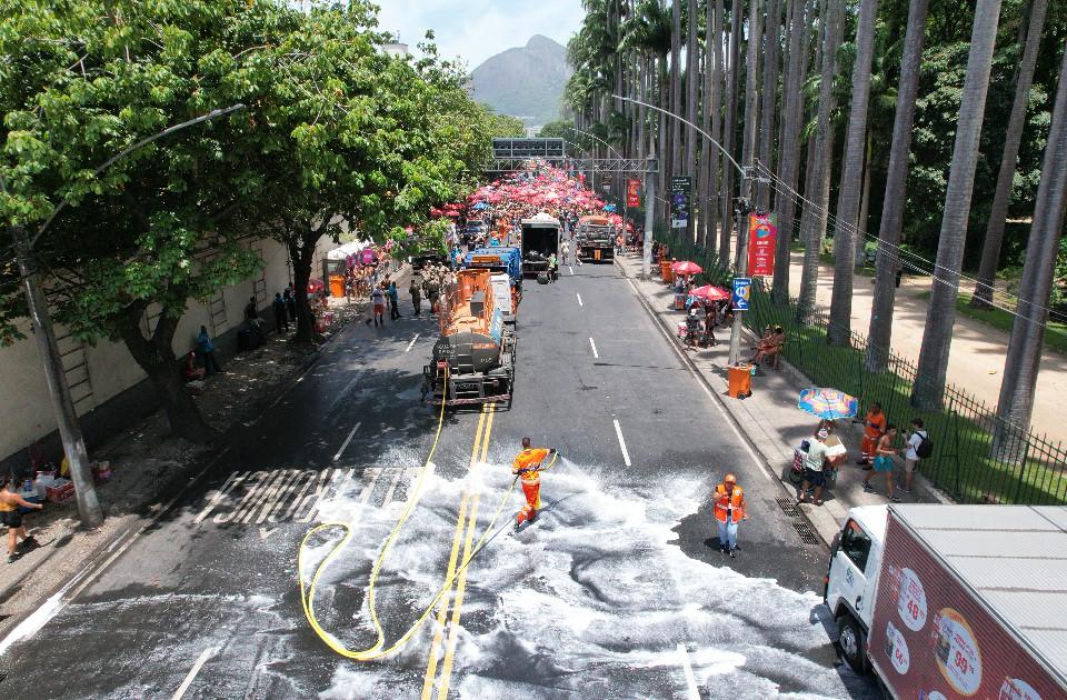 Comlurb remove 104,5 toneladas de resíduos dos blocos de rua após a terça-feira de Carnaval - Prefeitura da Cidade do Rio de Janeiro