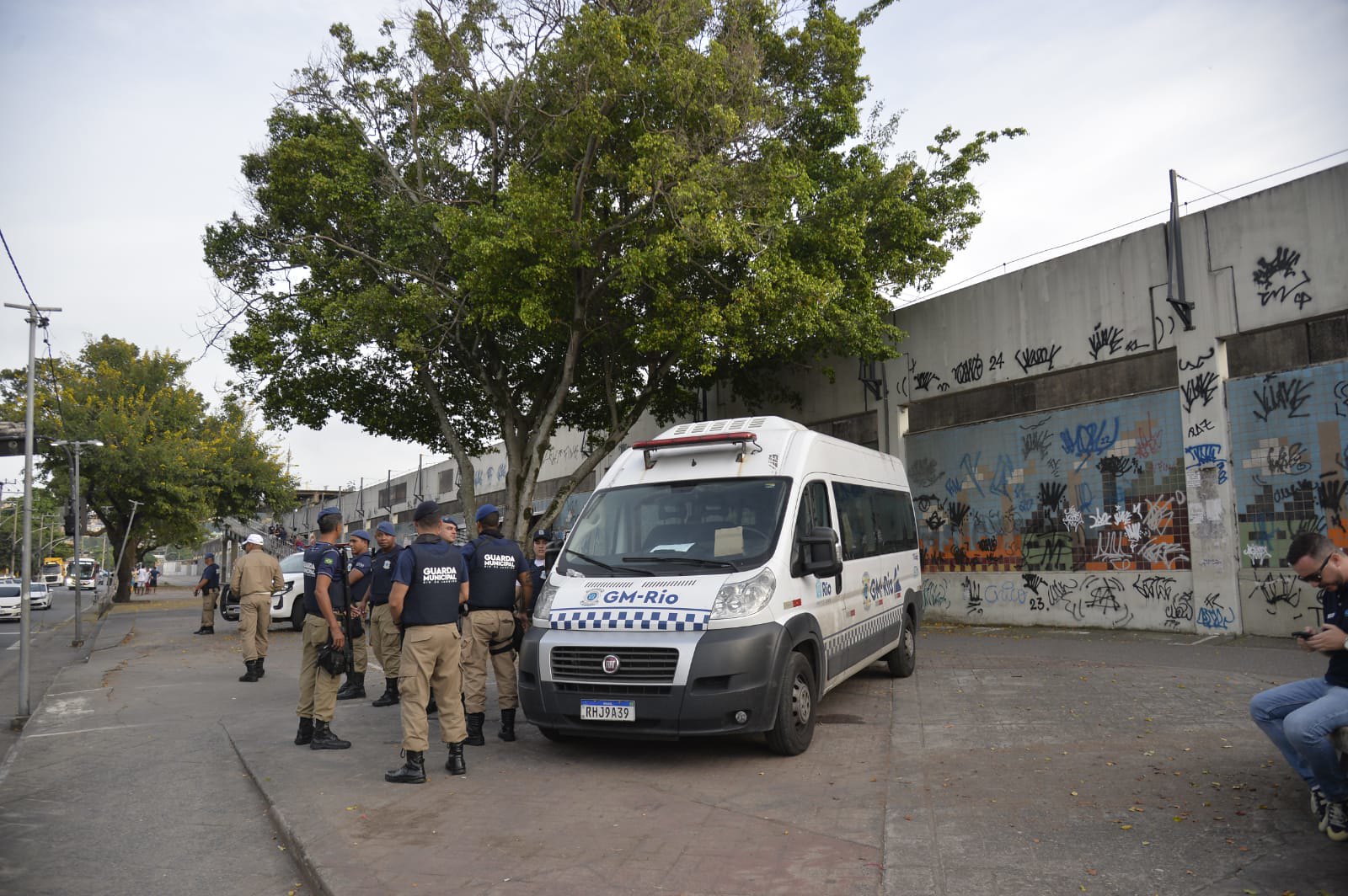 Seop, Guarda Municipal, PM e Polícia Civil impedem, mais uma vez, funcionamento da Feira de Acari - Prefeitura da Cidade do Rio de Janeiro